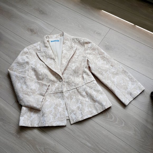 Tone-on-tone embroidered blazer with a satin finish - Picture 2 of 7